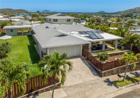 This large Kailua home provides exceptional opportunities for living or rental income.