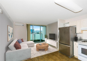 Virtually Staged. Welcome to 801 South, a highly desirable building. Enjoy ocean and city views from this beautiful 1 bed, 1 bath unit.