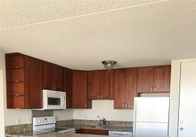 411 Hobron Lane, Honolulu, 96815, 2 Bedrooms Bedrooms, ,1 BathroomBathrooms,Rental,For Rent,Hobron,202427539